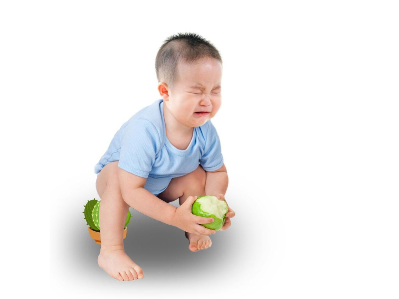 Trẻ bị táo bón khiến cha mẹ lo lắng