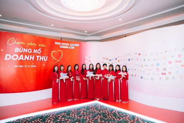 Tri Khang Pharma successfully organized the event "Touching emotions - Exploding revenue"