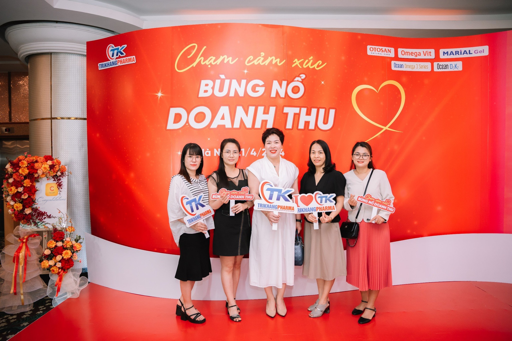 Tri Khang Pharma successfully organized the event "Touching emotions - Exploding revenue"