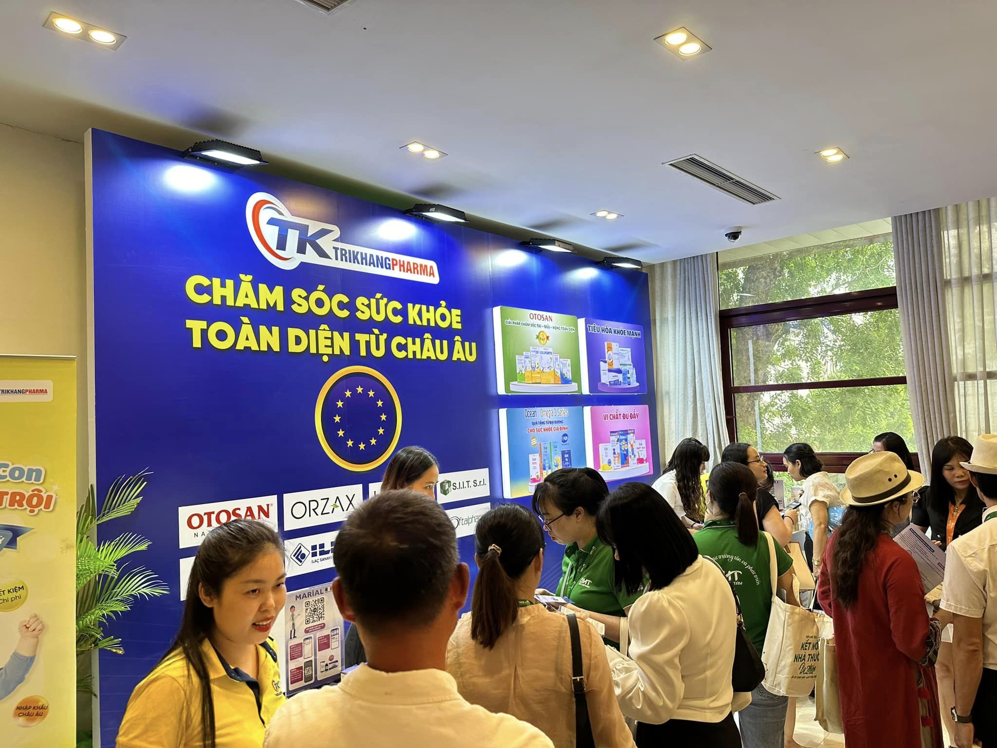 Tri Khang Pharma connects and spreads the value of "Community Health Care" in the event "Connecting pharmacies in three regions"