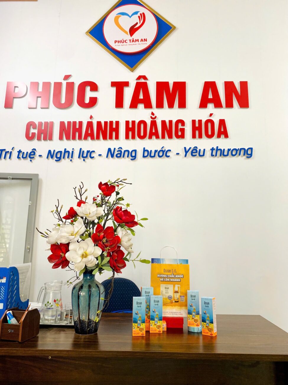 Trí Khang Pharma tặng 3000 suất quà tới các trẻ em đặc biệt nhân dịp trung thu